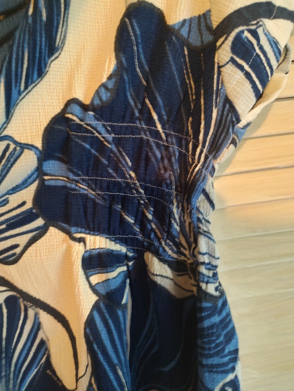 Ann Taylor Factory Blue and White Floral Short-Sleeve Blouse - Picture 4 of 9